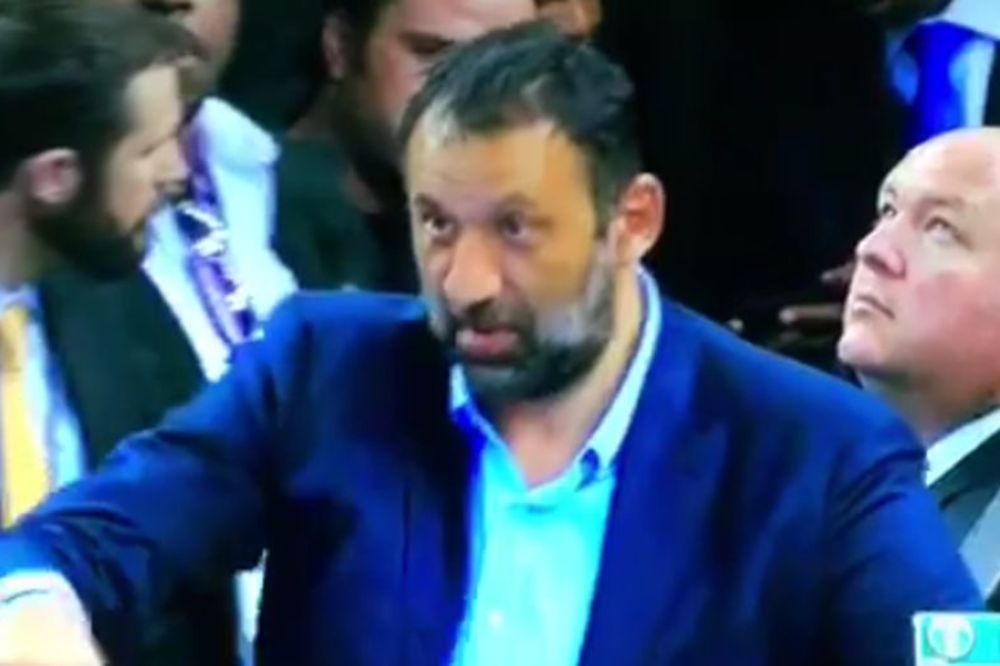 Divac gledao Jokića: Slavljenik zabeležio samo skok, Marjanovićevih 36 sekundi! (VIDEO)