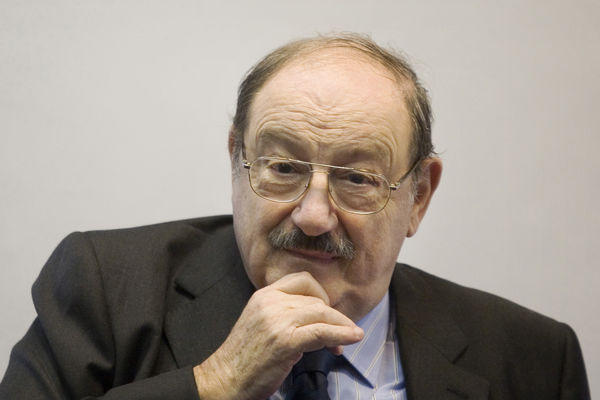 Preminuo slavni pisac Umberto Eko (FOTO)