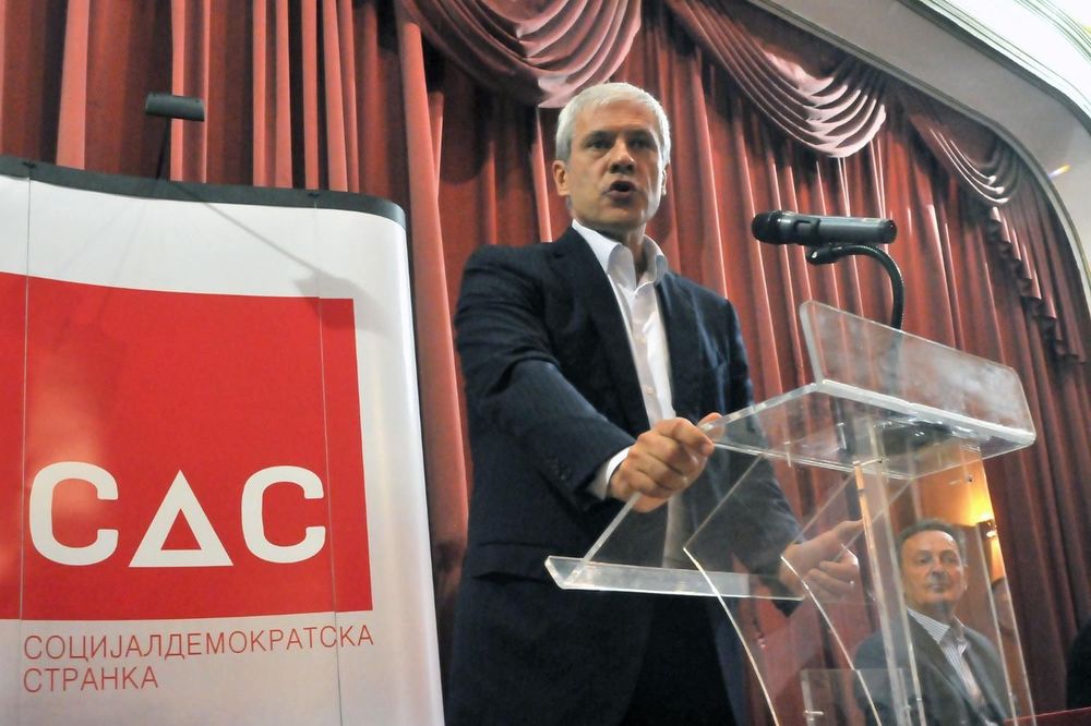 Tadićevci: Ivice, odlazi! Odgovoran si za pogibije Srba u Libiji!