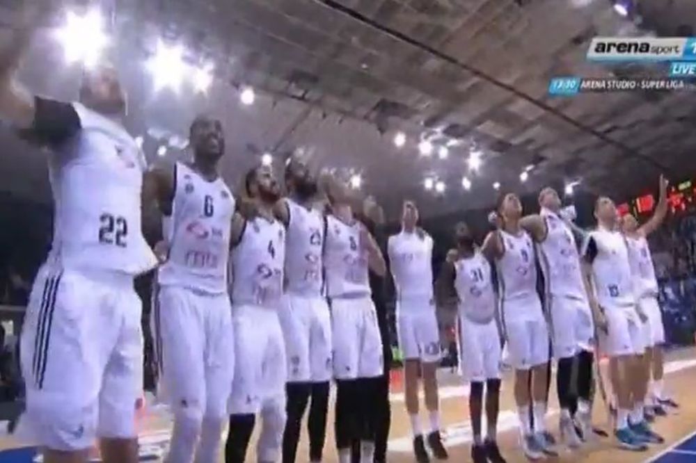 Odjekivala pesma Grobara i igrača Partizana Čairom posle pobede nad Zvezdom! (VIDEO)
