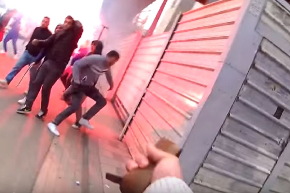 Navijački okršaj u Tirani: Albanski huligani se tukli kaiševima, bakljama i ciglama!