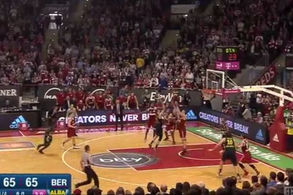 Milosavljević postigao odlučujuće poene protiv Bajerna i doneo Albi trofej! (VIDEO)