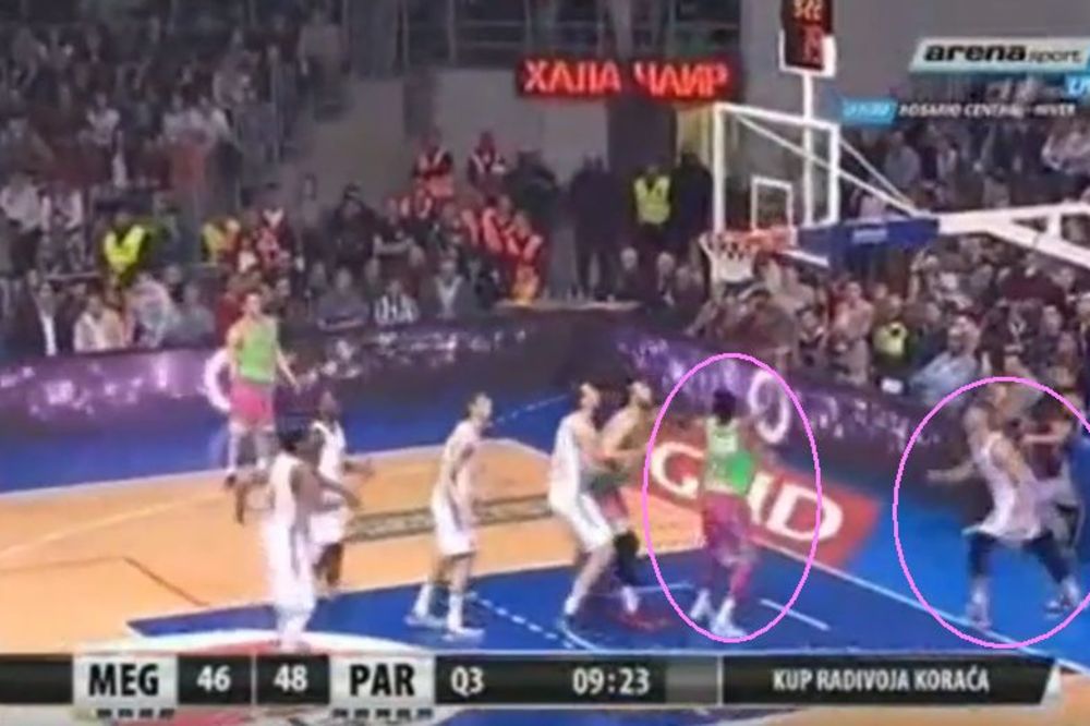 Luvavu je izbacio Murića van terena, a ovaj se vratio i udario mu strašnu blokadu! (VIDEO)