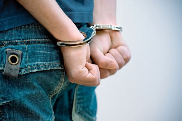 Srpskim dilerima policija provalila štek: Uhapšeni sa 2,5 kg kokaina, vrednost 12,5 miliona dinara!