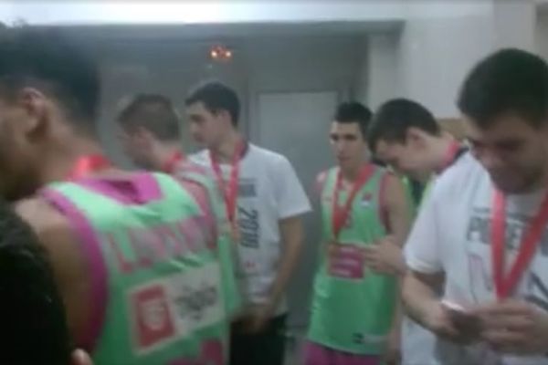 Kako se slavilo u svlačionici Mege posle istorijskog uspeha u Kupu? (VIDEO)