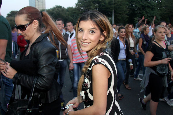 Ja, sa 11 kg više! Jovana Pajić smatra da se ugojla u poodmakloj trudnoći, mi da je prelepa, a vi?