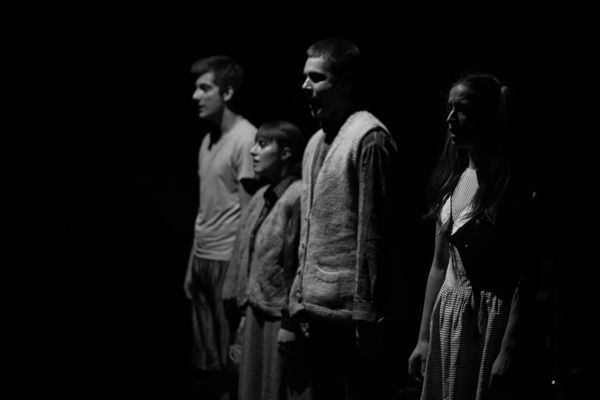 Budite brzi! Delimo karte za predstavu Porodične priče Biljane Srbljanović! (FOTO)