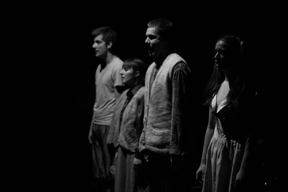 Budite brzi! Delimo karte za predstavu Porodične priče Biljane Srbljanović! (FOTO)