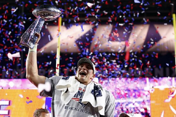 NFL zvezda ponudila momku i devojci 10.000 dolara da imaju za seks pred svima na njegovoj žurci! (VIDEO)