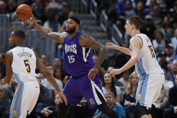 Jokić je bio odličan, ali je Kazins bio jači! Vučević uživa da demolira Filadelfiju! (VIDEO)