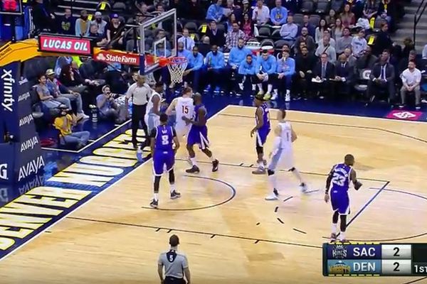 Asistencija večeri opet ide na dušu Jokiću: Svi gledaju desno, a Nikolina lopta ide levo! (VIDEO)