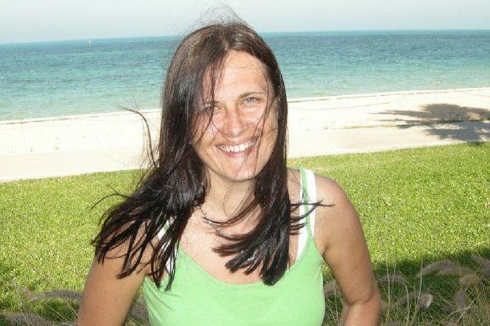 Prodavala otrovni izbeljivač kao svemogući lek: Policija upala u stan Srpkinje, najvećeg protivnika vakcinisanja dece! (FOTO)