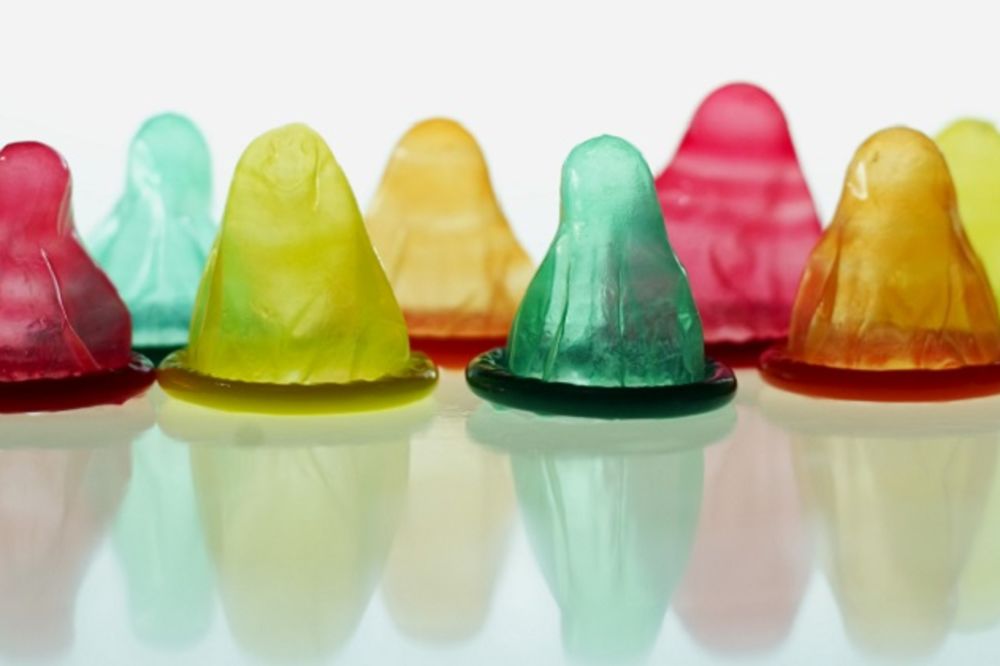 Da li može luđe od ovoga? Sakuplja iskorišćene kondome bivših frajera (GIF)