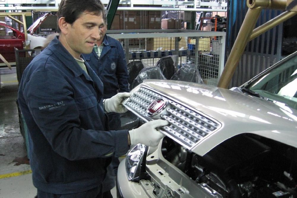 Vučić u kampanji neće u Kragujevac: 3.000 radnika Fijata na plaćenom odsustvu