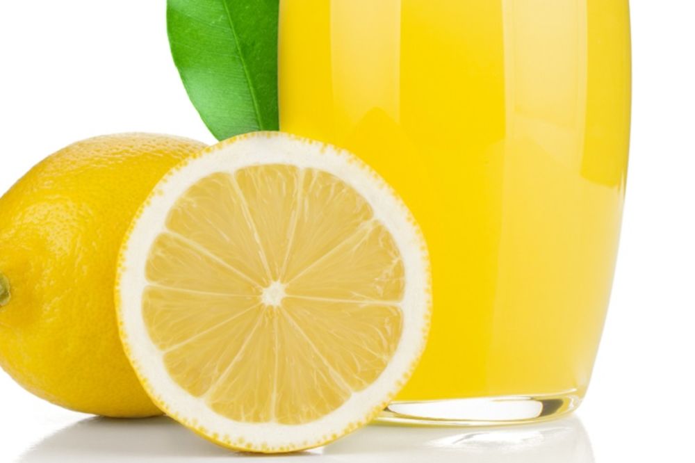 Napunite telefon uz pomoć samo jednog limuna (VIDEO)