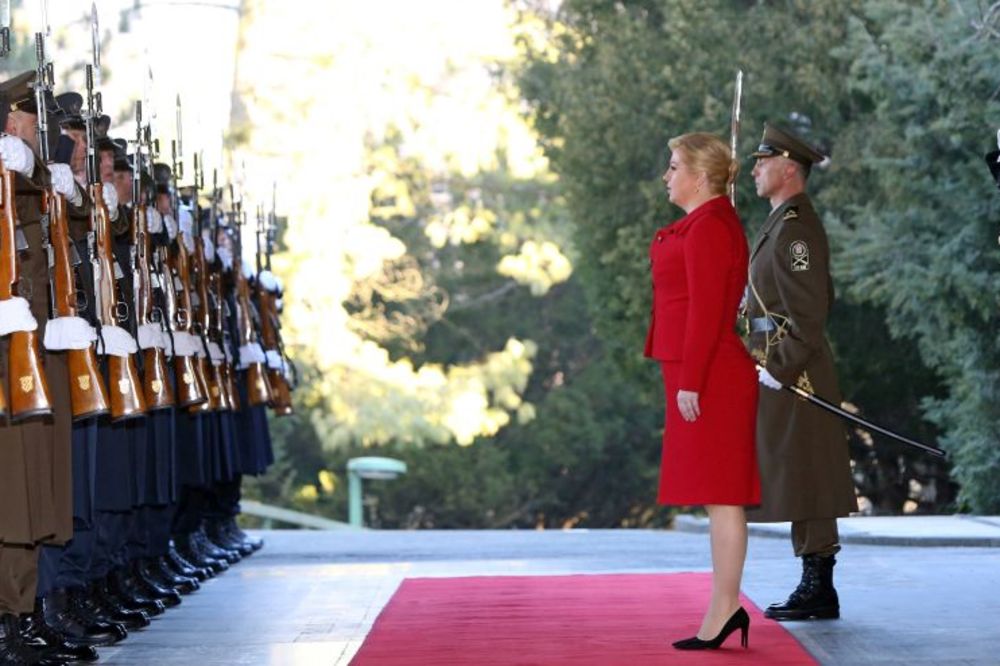 Hrvati vraćaju vojni rok? Kolinda ustrojava postrojbe!