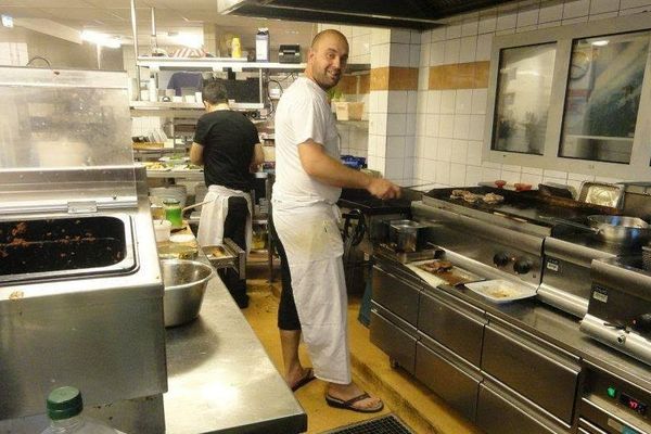 Srpski kuvari osvajaju svet: A Nenad je dobio nagradu za najurednijeg! (FOTO)