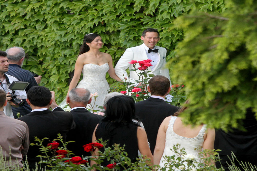 Porodila se najlepša srpska glumica, ovo je prva slika s bebom! (FOTO)