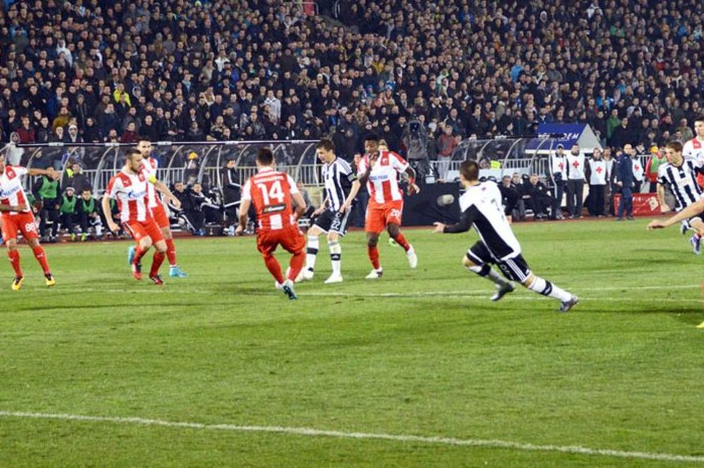 Momenat o kome bruji cela Srbija - da li je bio ofsajd kod gola Partizana? Ova fotka Espresa rešava dilemu! (FOTO)