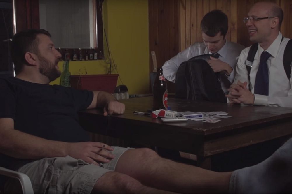 Kako se provedu Jehovini svedoci kad zakucaju Srbinu na vrata! (VIDEO)