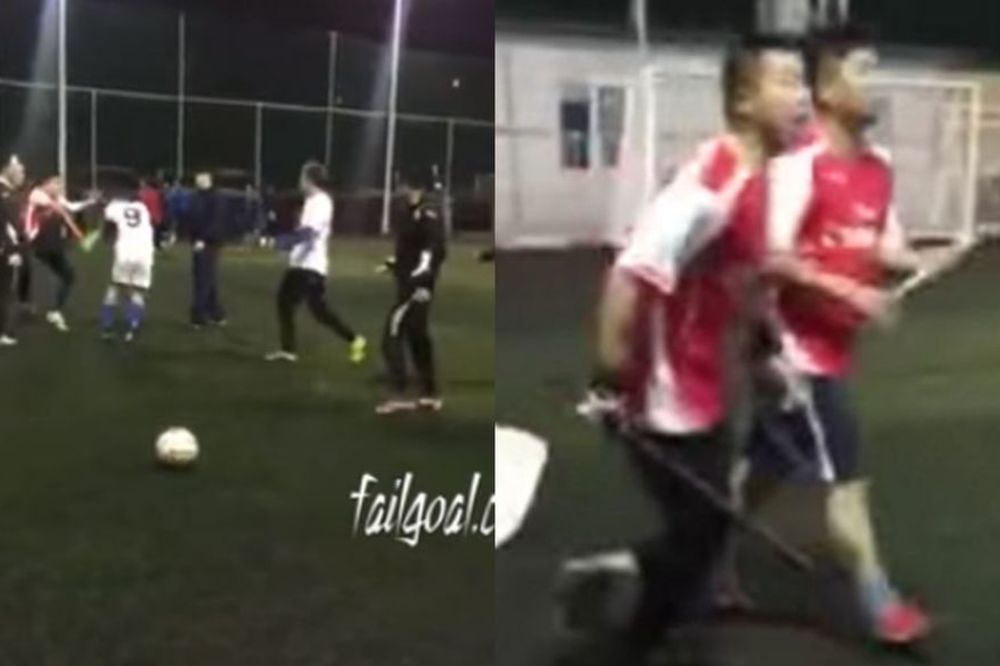 Tuča 7 na 7: Golman se zaleteo štanglom, igrači se nemilosrdno nabadali! (VIDEO)