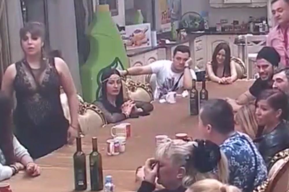 Dama bez blama: Miljana Kulić mokrila pred svima na sred dnevne sobe! (VIDEO)