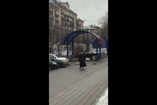 Moskva: Dadilja odsekla detetu glavu! (UZNEMIRUJUĆI VIDEO)