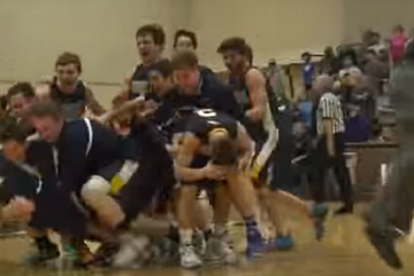 Ne spremaj kotlić dok je zec u šumi: Slavili, pa ih protivnik ugasio u poslednjoj sekundi! (VIDEO)