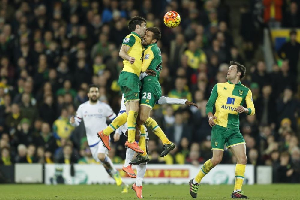 Jeziv prizor: Igrači Noriča se sudarili, jedan ostao bez zuba, drugom vilica u čelu! (VIDEO)