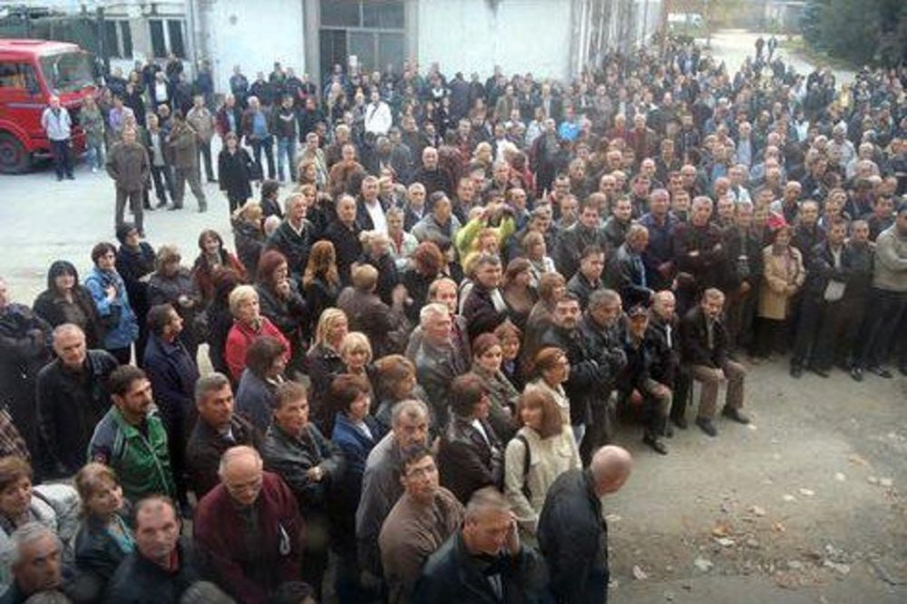 Bruka države: Trebalo je da radnici FAP-a gladuju, pa da Vlada čuje njihov vapaj (FOTO)