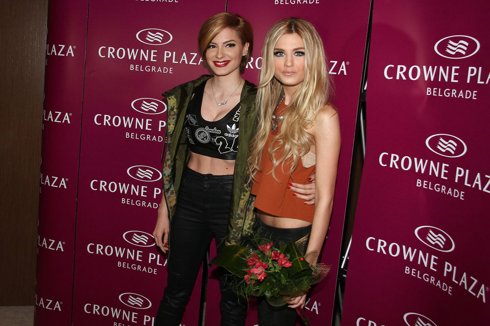 I stas i glas! Sara Jo VS Nevena Božović: Srbija je odlepila na obe, ali koja je vama bolja?