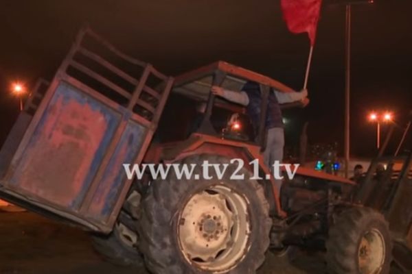 Haos u Skoplju: Albanci zatrpali temelje za izgradnju pravoslavnog krsta! (VIDEO)