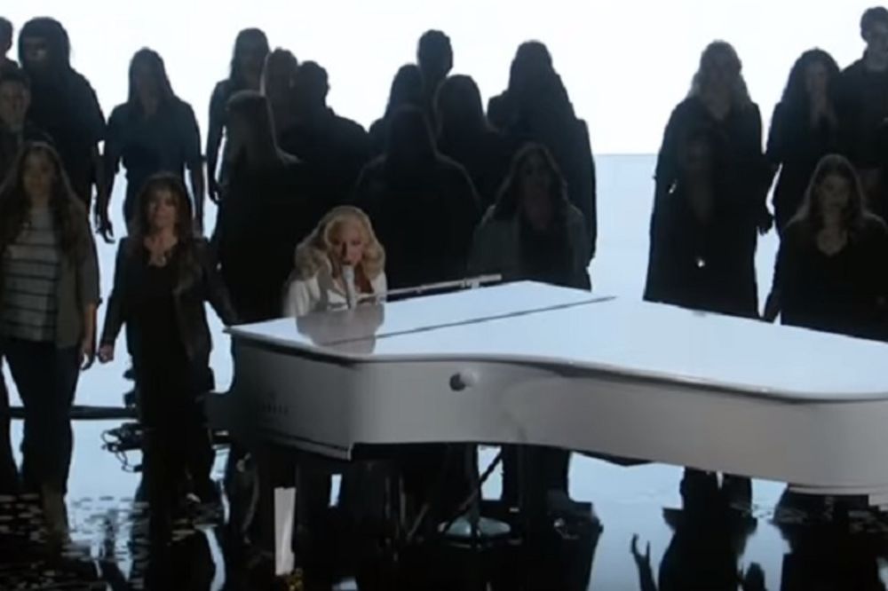 NIkada neće zaboraviti: Lejdi Gaga posvetila pesmu svim žrtvama silovanja, uključujući i sebe (VIDEO)