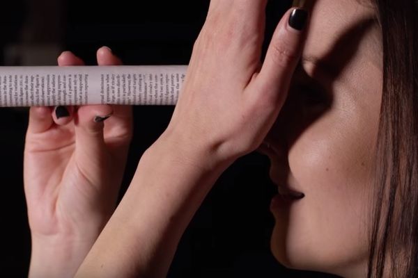 Prevarite svoj mozak! Pomoću ovog trika moći ćete da gledate kroz sopstveni dlan! (VIDEO)