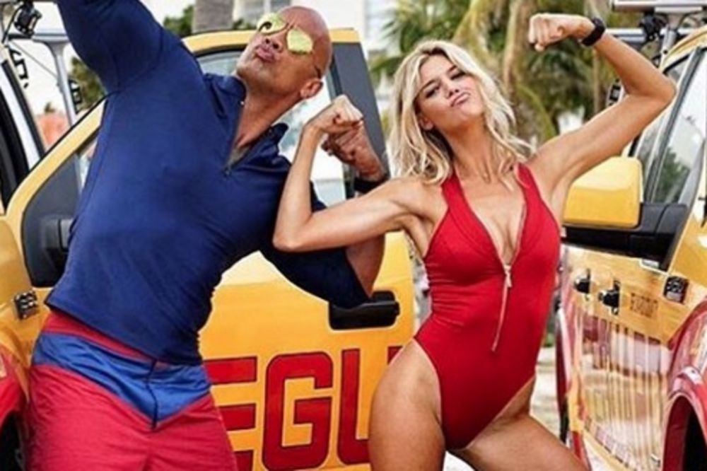 Prvi snimci iz novih čuvara plaže: Nova Si Džej u crvenom kupaćem - neprocenjivo!