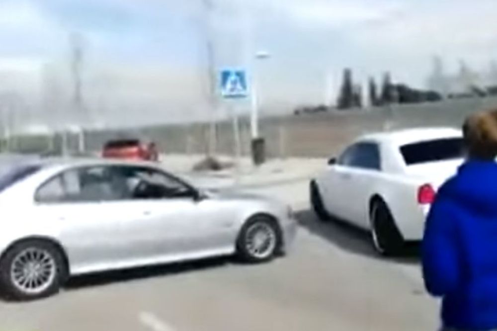 Mogao je da pogine: Ronaldo jedva izbegao sudar, dok je bežao od fanova! (VIDEO)