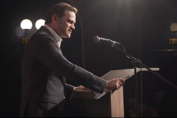 Borko je nekada svirao žestoki pank, a sada vabi glasače pop-pesmuljcima! (VIDEO)