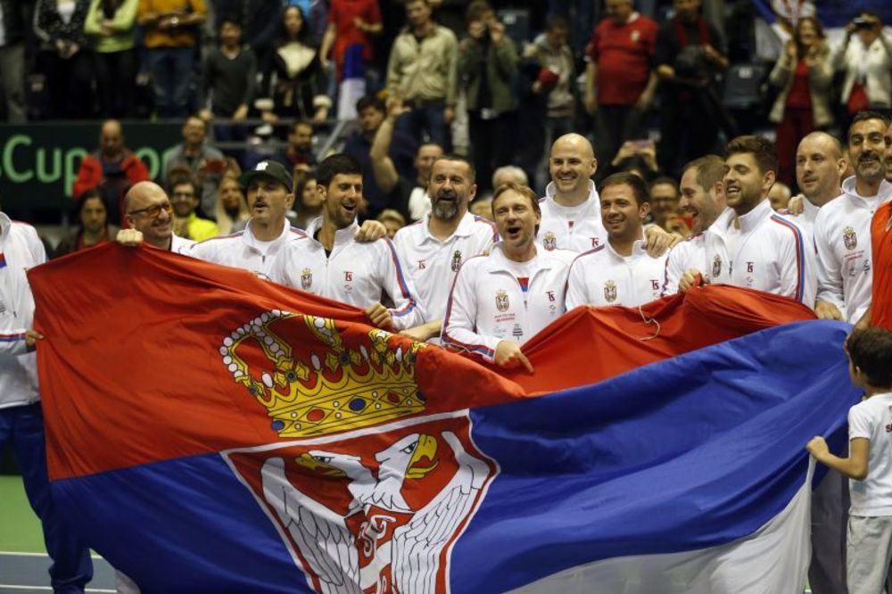 Svima je pao kamen sa srca: Pogledajte slavlje srpskih tenisera posle pobede Troickog! (VIDEO)