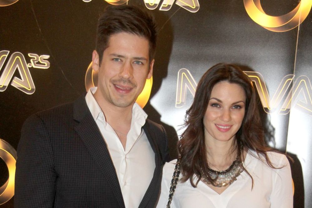 Oduvao! Bojana Barović: Posle ćemo objašnjavati detetu zašto je tata mama (FOTO)