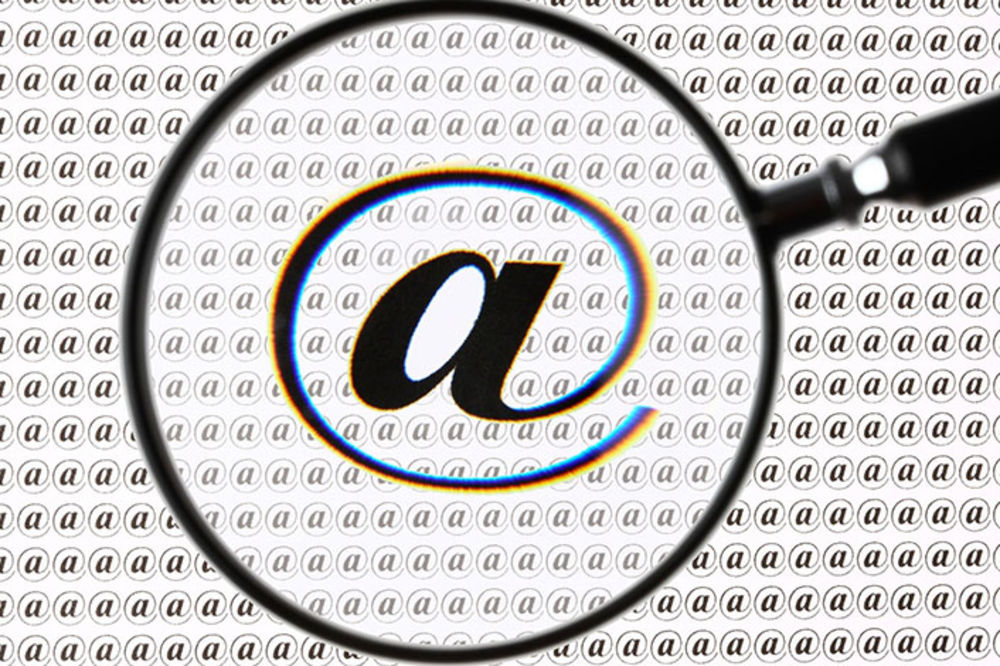 Bed@k: Umro otac elektronske pošte i tzv. majmunčeta (GIF)