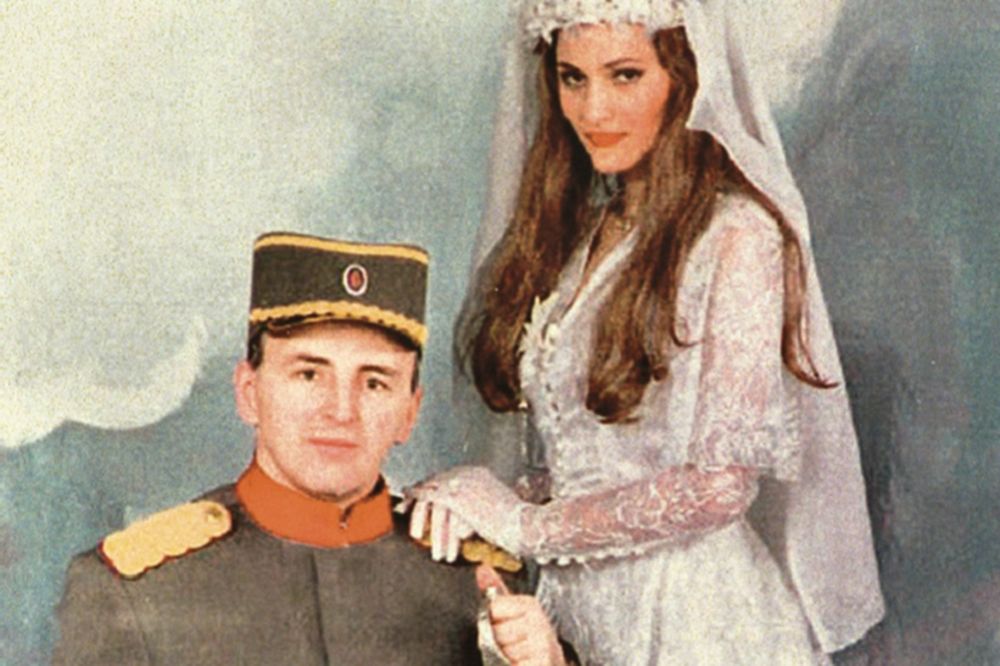 Pritrčala sam separeu i ugledala zgrušanu krv na Arkanovom oku. Zubi su mu bili izbijeni...