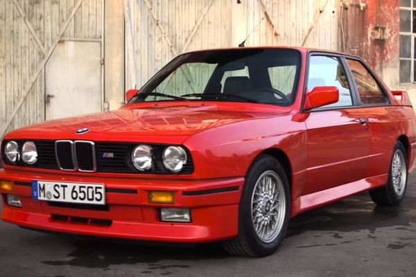 Omiljena makina političara, trkača i mafijaša: BMW slavi 100. rođendan! (VIDEO)