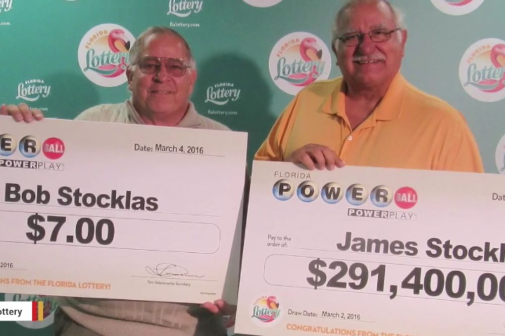 Braća podelila veliki dobitak na lutriji: Jedan uzeo 291 milion, drugi 7 dolara... (VIDEO)