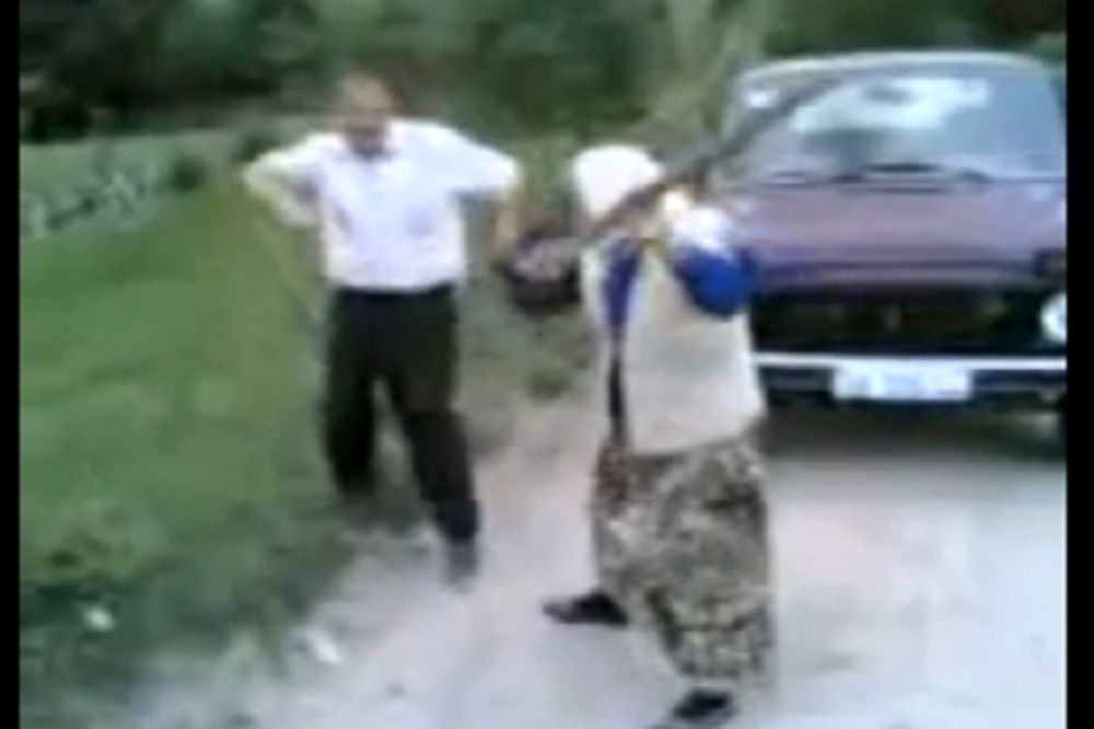 Deluje bespomoćno, a ova baba je u stvari - nindža! (VIDEO)