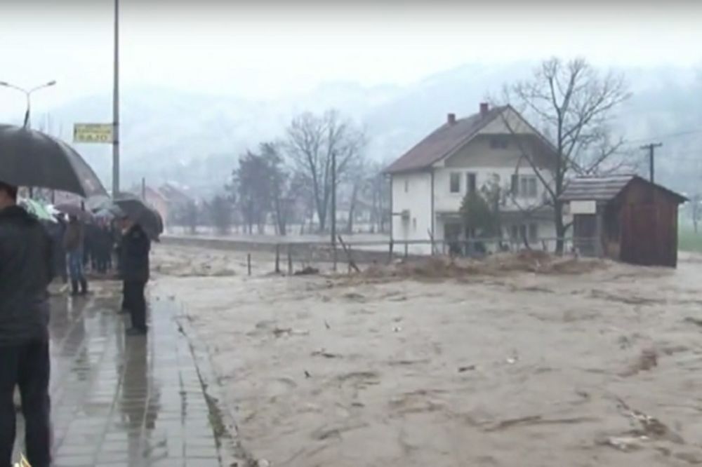 Novi poplavni talas: Vanredna situacija proglašena na teritoriji 12 opština! (FOTO) (VIDEO)