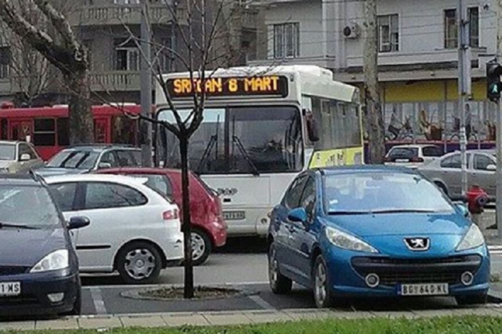Šoferska čestitka za dame: Nije bitno gde ide ovaj autobus, bitna je pažnja! (FOTO)