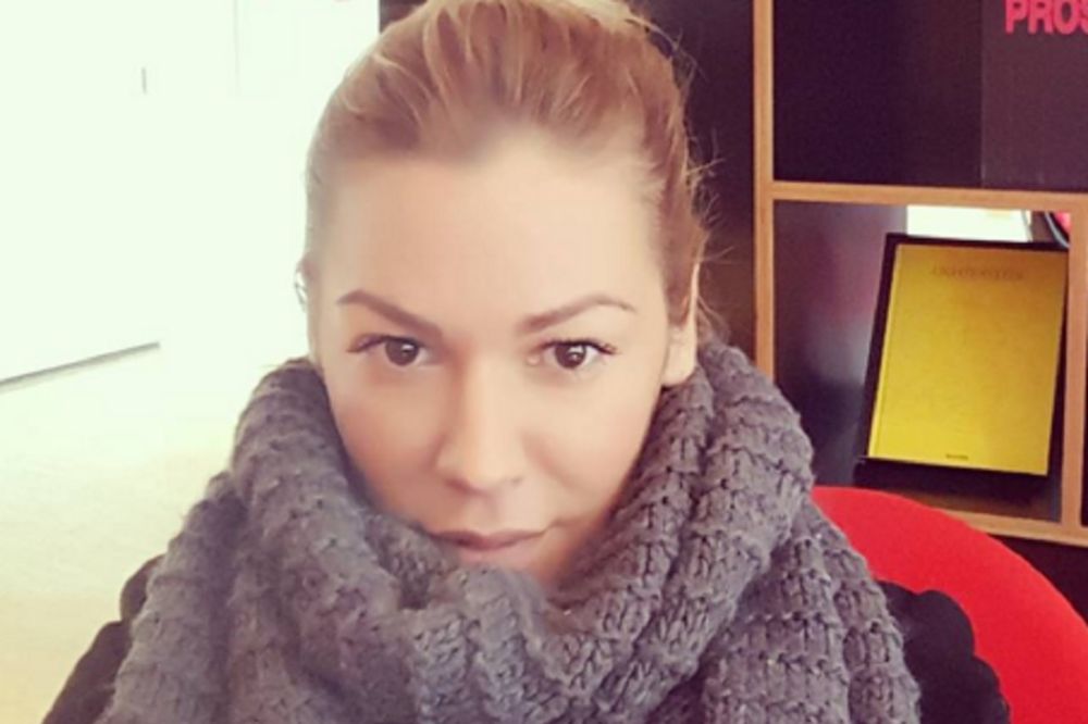 A o moralu? Pa, morala sam! Kad Nataša Bekvalac čestita 8. mart - to mora da bude hit! (FOTO)