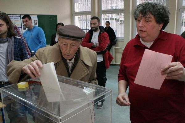 Koštaće nas kao svetog Petra kajgana! Samo za glasačke kutije, sprejeve i lampe daćemo 53,5 miliona!