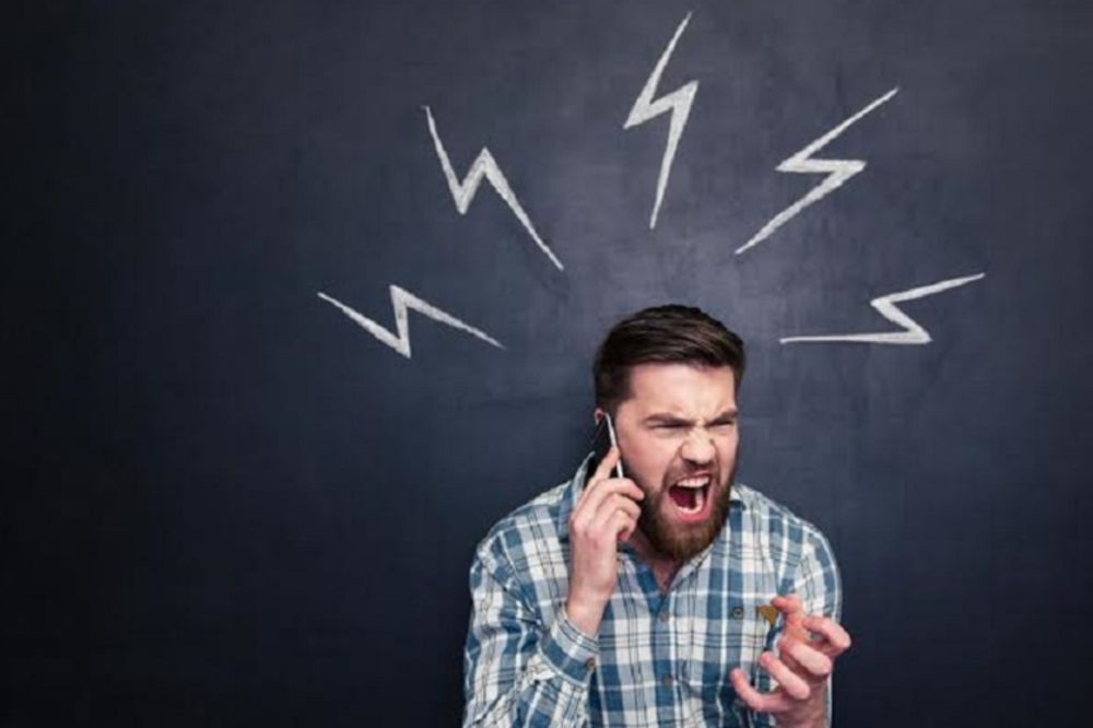 Buka nije u modi: Zašto se derete kada pričate mobilnim? (GIF)