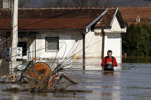 Situacija se smiruje: Povlači se voda u poplavljenim područjima! (FOTO)